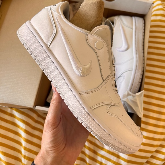 Women’s Air Jordan 1 ret low slip - Picture 11 of 11